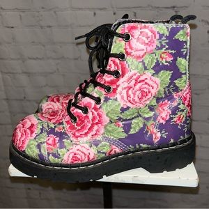 T.U.K. Anarchic Digital Rose boots‎ size 7